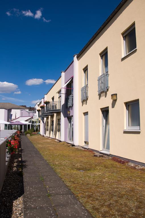 Hotel Stadt Püttlingen Esterno foto